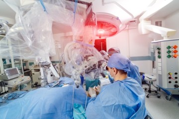 医療機器の商品企画スタッフ（循環器／装置系製品）。担当製品：人工心肺装置・ECMO・冷温水槽など