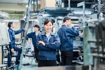 美容医療用レーザー装置のサービスエンジニア。年間休日128日！顧客からの夜間の呼び出し対応なし！