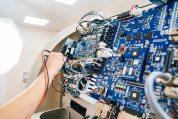 国内シェア2位・滅菌機のサービスエンジニア。気さくな先輩社員が丁寧に指導してくれます！