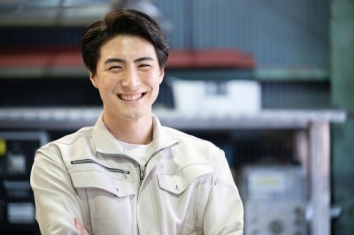 美容医療用レーザー装置のサービスエンジニア。残業少なめで、月20時間程度!年間休日125日!