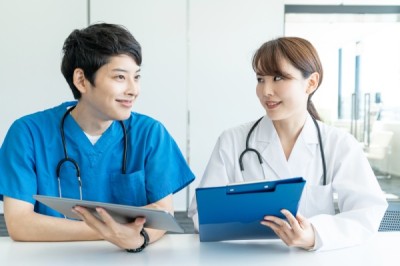 スパイン製品の営業職／東京。元体育会系の理学療法士は歓迎！残業少なめで月15～20時間程度！