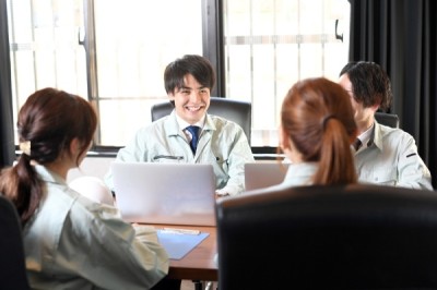 美容医療用レーザー装置のサービスエンジニア。年間休日128日！顧客からの夜間の呼び出し対応なし！