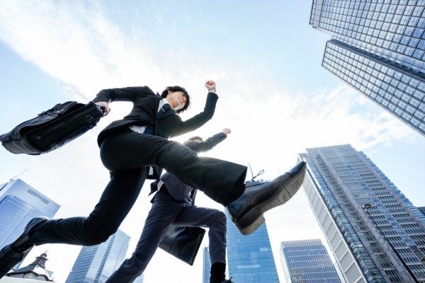 感染・衛生管理製品の営業職。元体育会系の理学療法士歓迎！仕事の成果を年収面で実感できます！