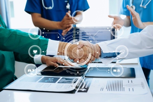 X線TV装置のアプリケーションスペシャリスト。年収550万円以上からのスタート！年間休日123日！