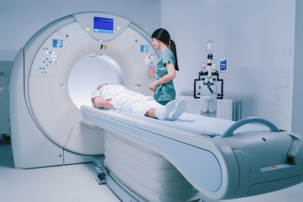 画像診断装置のサービスエンジニア/兵庫。担当製品:CT、MRI、超音波診断装置など。充実の福利厚生!