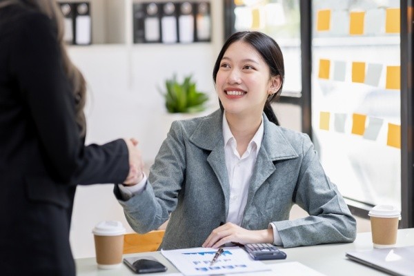 看護用品の営業職。医療従事者の「あったらいいな」を形にできる喜ばれるお仕事です！